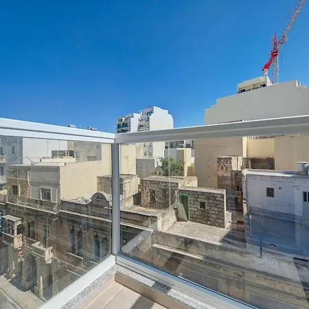 Apartment Modern 1-br Steps From Spinola Bay *